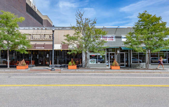 Less than a mile from the shops and storefronts of Main Street.