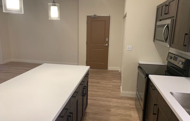 1 bed, 1 bath, 665 sqft, $1,350, Unit 2122