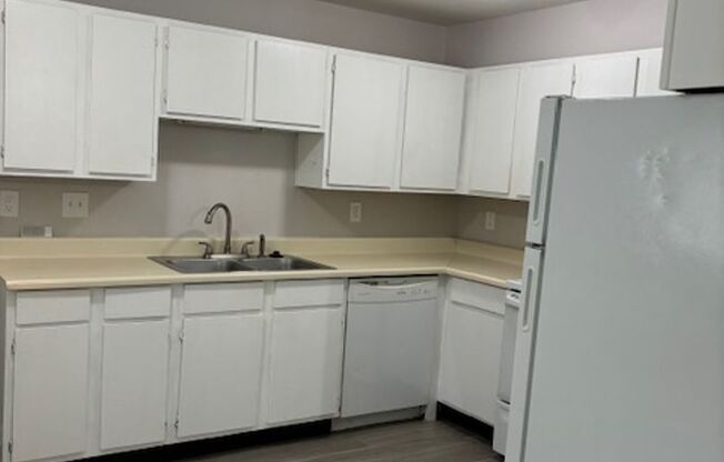 2 beds, 1 bath, $1,450, Unit Alcott 5