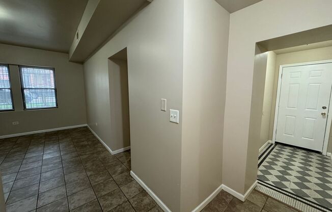 4834 W Adams LLC