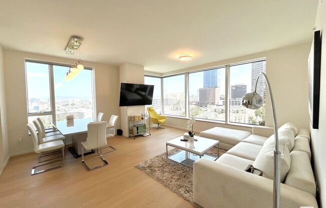 2 beds, 2 baths, 1,365 sqft, $4,900, Unit 1808