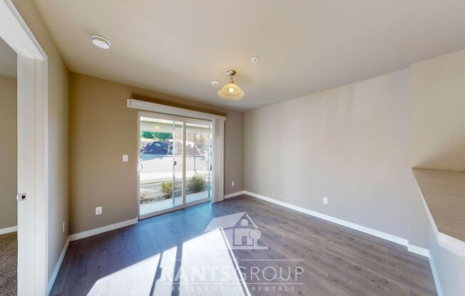 2 beds, 1 bath, $1,650, Unit 104