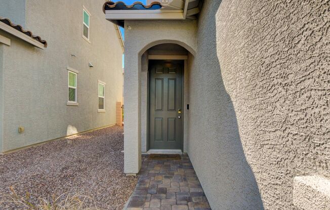 Gorgeous 4 Bedroom, 2 Story Home in SW/Mountains Edge!