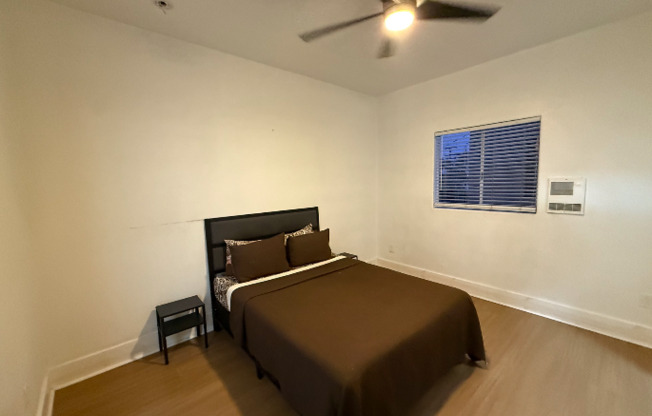 304 E 4 ST