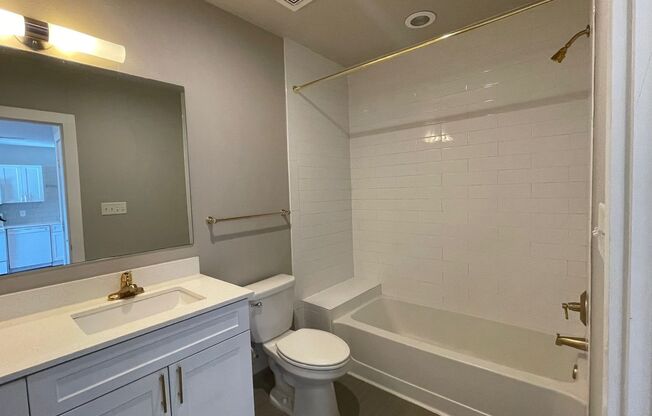 1 bed, 1 bath, 620 sqft, $985, Unit 203