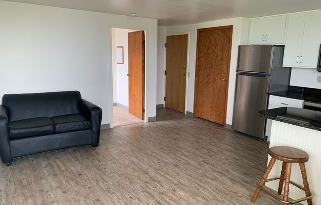 1 bed, 1 bath, 525 sqft, $1,360