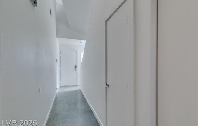 Modern multi-level city loft near the downtown arts district!