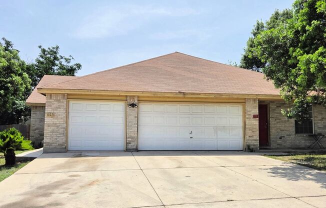 New Braunfels 2 Bedroom 2 Bath less than 1 mile from Landa Park!