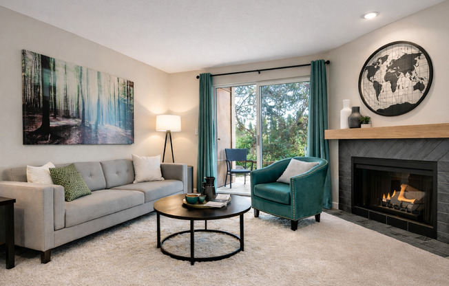 2 beds, 1 bath, 850 sqft, $1,929, Unit E102