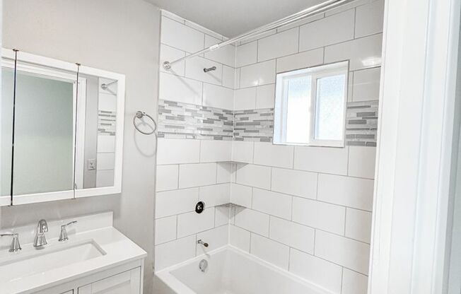 1 bed, 1 bath, 625 sqft, $1,100, Unit 27