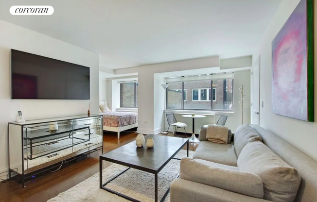 300 E 64 ST
