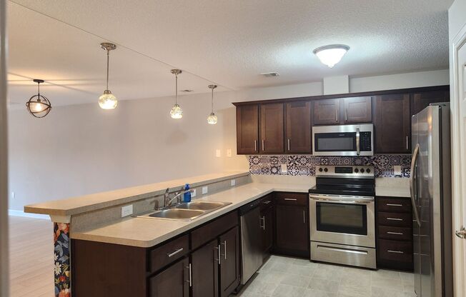 2 beds, 2 baths, $1,795