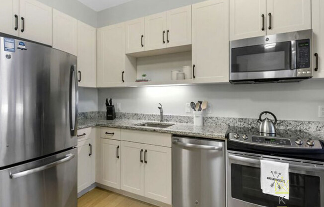 161 S HUNGTINTON AVE