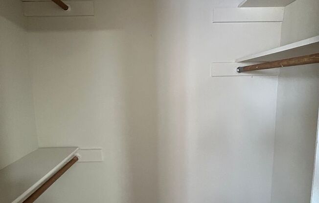 1 bed, 1 bath, 750 sqft, $850, Unit #25