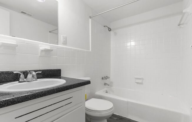 1 bed, 1 bath, 517 sqft, $925, Unit 14