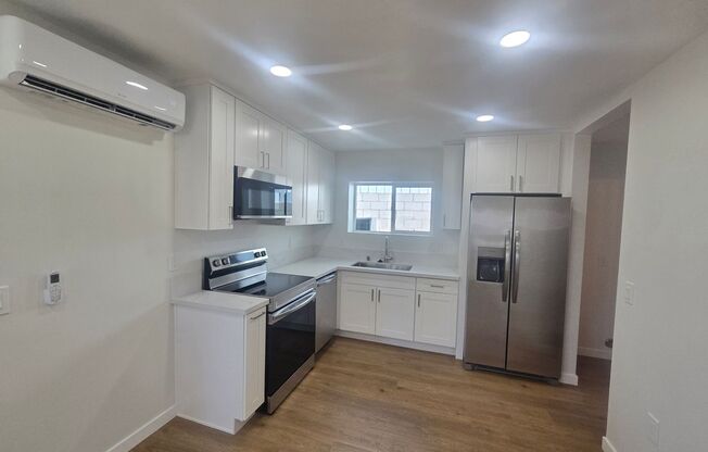 Newly Remodeled 2 bedroom in the Heart of South Park!