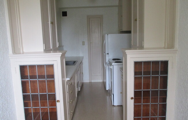 1 bed, 1 bath, $700, Unit 409