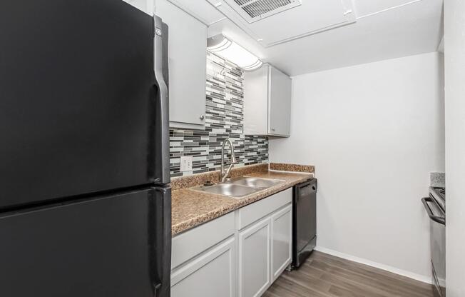 1 bed, 1 bath, 682 sqft, $825