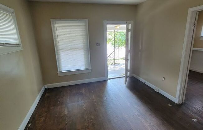 821 LINWOOD AVE