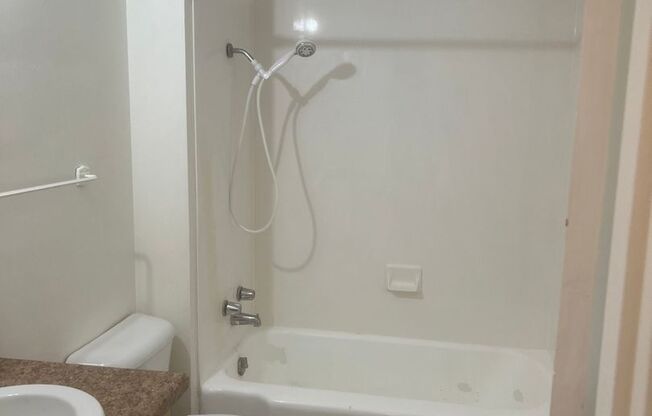 1 bed, 1 bath, $1,095, Unit 23