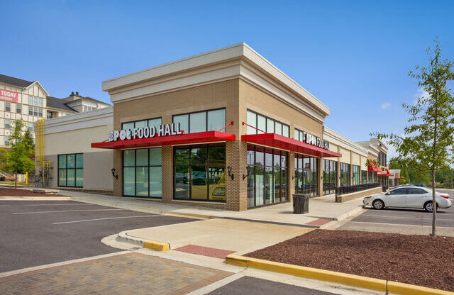 Nearby Restaurant at Allure Apollo, Maryland