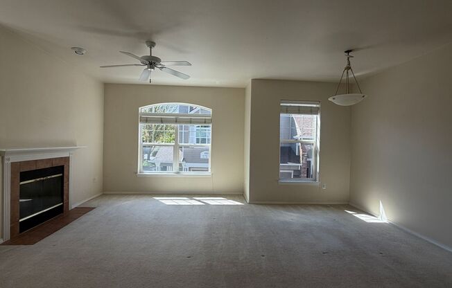 Gorgeous 2BD | 2BA Condo in the Heart of Orenco | GREAT Location | Water/Sewer/Garbage Included