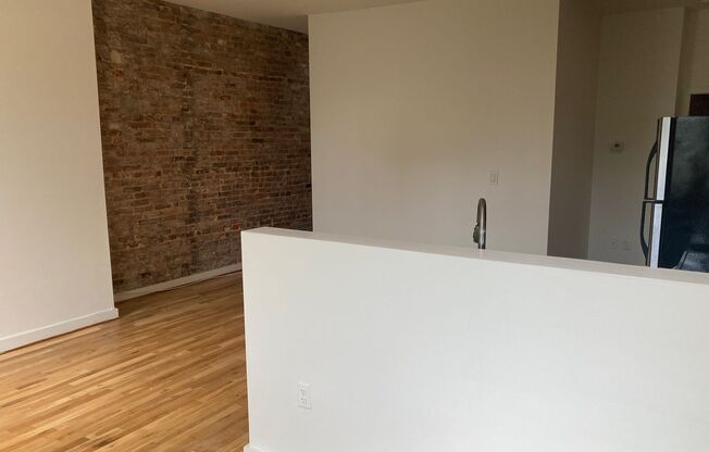 2 beds, 2 baths, 1,000 sqft, $1,799, Unit 22-2