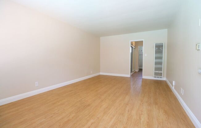 1 bed, 1 bath, $2,195, Unit 32