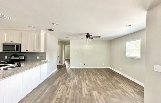 2 beds, 1 bath, 875 sqft, $975, Unit Unit 8