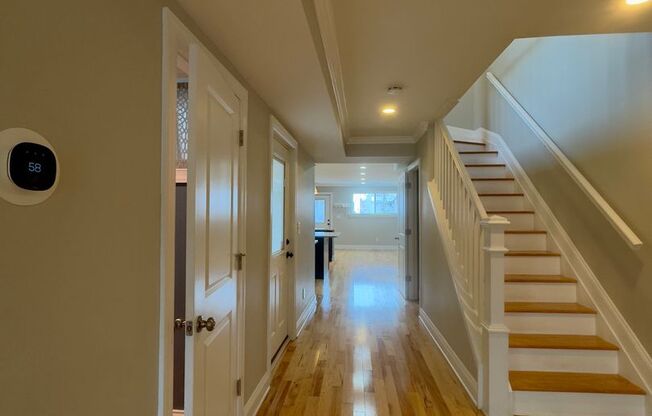 Charming 3 Bedroom/2.5 Bathroom Duplex in Hampden!