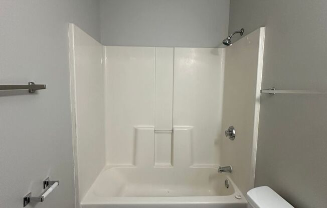 2 beds, 1 bath, 800 sqft, $925, Unit 773