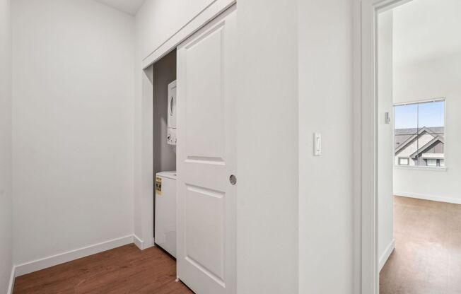 3 beds, 2 baths, 1,329 sqft, $2,199, Unit 67