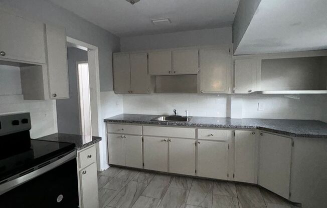 3 beds, 2 baths, $1,349