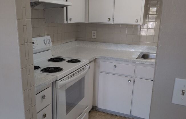 2 beds, 2 baths, 1,200 sqft, $1,350, Unit 70