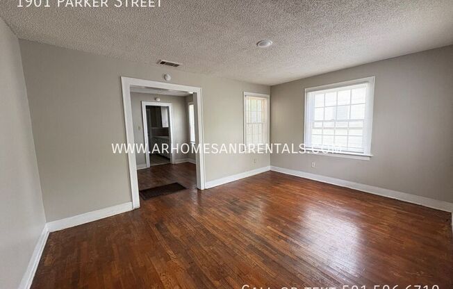 1901 PARKER ST