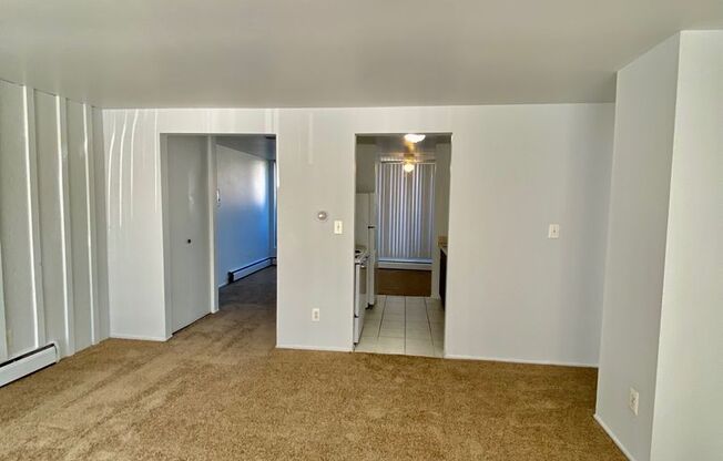 2 beds, 1 bath, 950 sqft, $1,295, Unit #11