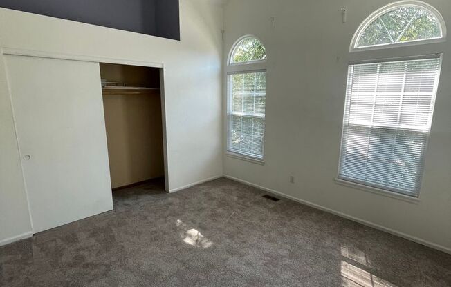 Charming 3b/3b Townhome In Downtown Louisville