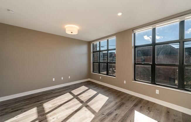 1 bed, 1 bath, $1,200, Unit 200 E. 1st Ave SUITE 205