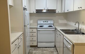 2 beds, 1 bath, 900 sqft, $3,500, Unit 215D