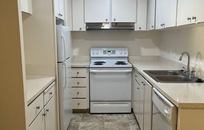 2 beds, 1 bath, 900 sqft, $3,500, Unit 215D