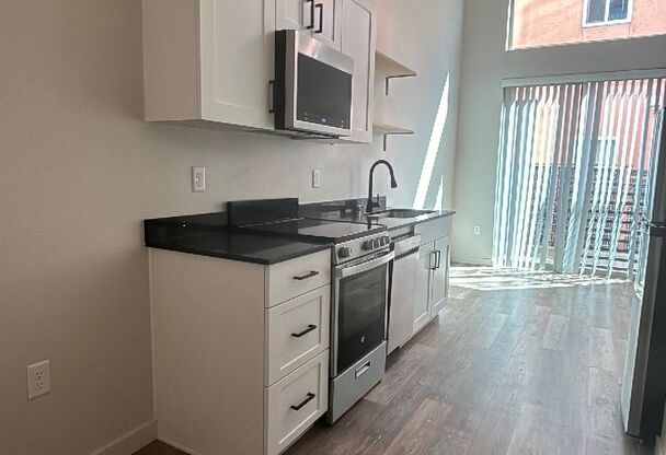 Studio, 1 bath, 275 sqft, $1,155, Unit 102 **