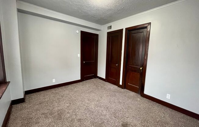 Jones Ansonia Apartments