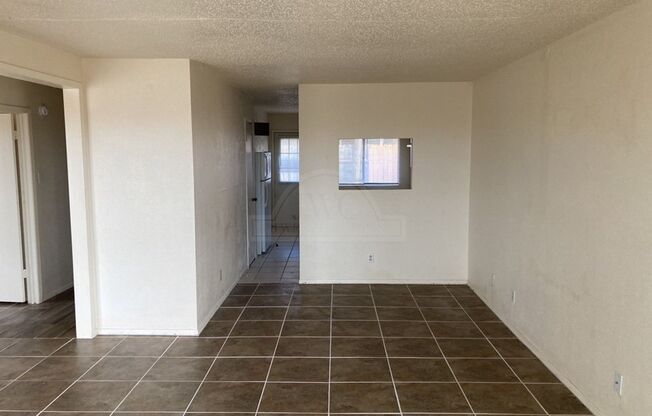 2 beds, 1 bath, $895