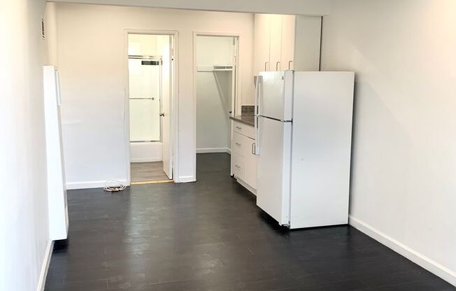 Studio, 1 bath, $1,640, Unit 08