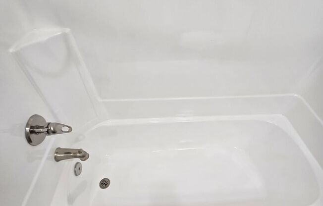 Studio, 1 bath, 590 sqft, $1,952, Unit 134