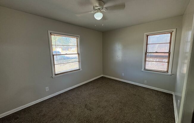 3 beds, 1 bath, $1,100