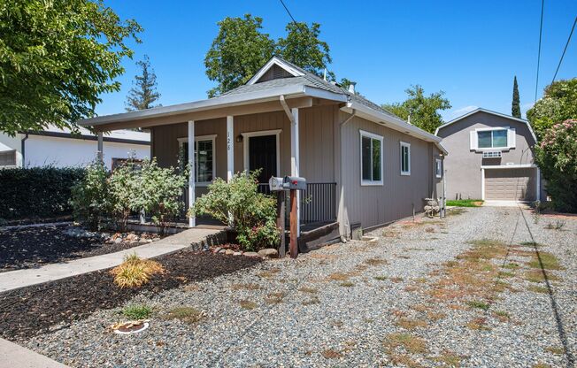 Gorgeous Upgraded home in Roseville