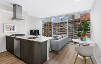 218 E ILLINOIS ST