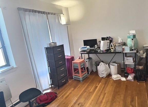 Studio, 1 bath, 999 sqft, $1,995, Unit 24