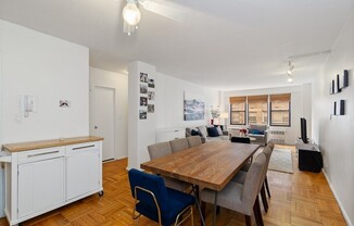 220 E 54 ST